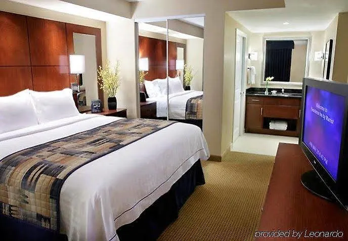 Residence Inn By Marriott Toronto Downtown / Entertainment District Hotel