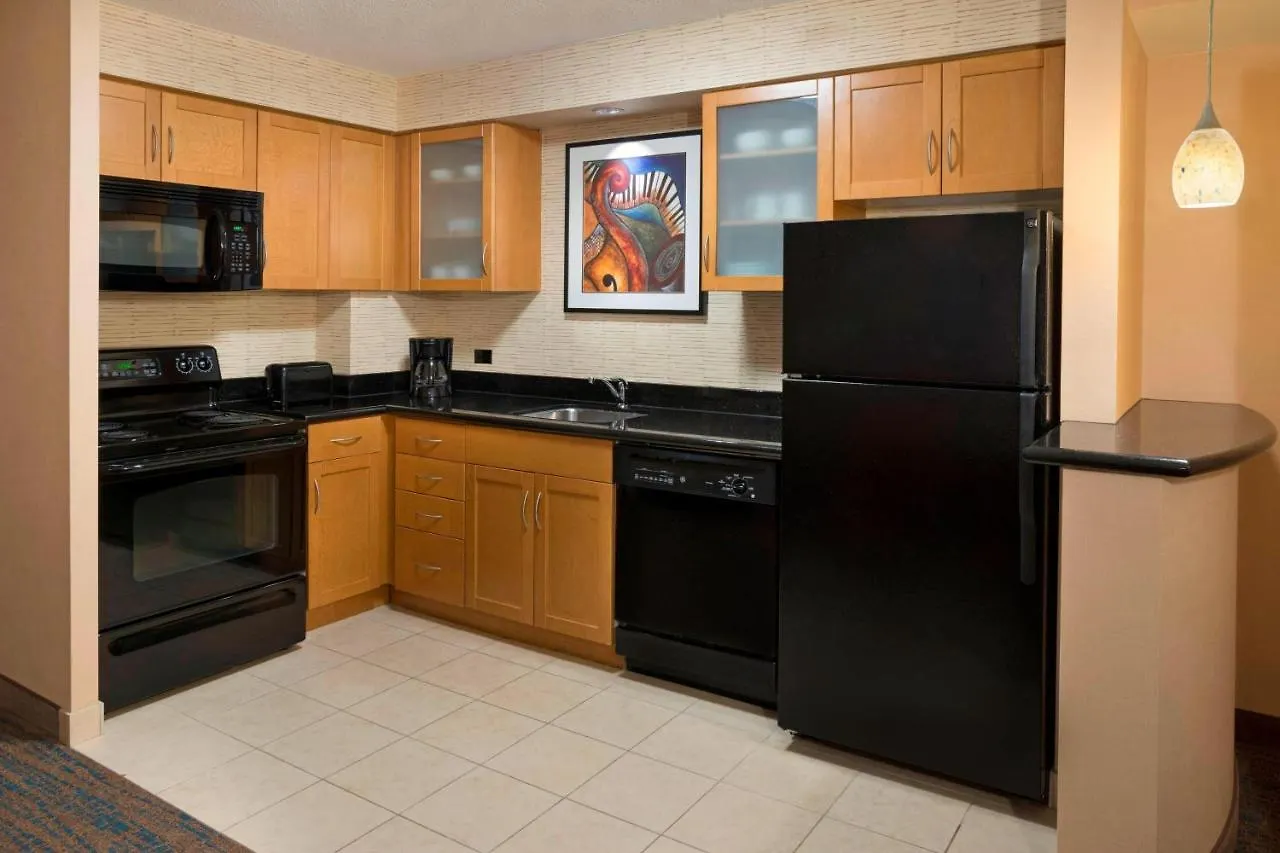 Residence Inn By Marriott Toronto Downtown / Entertainment District
