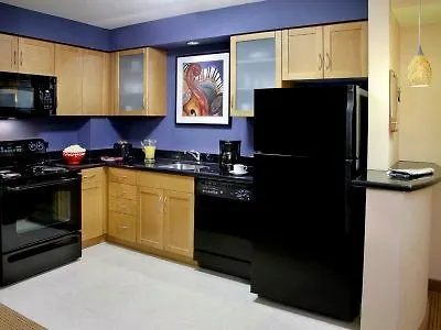 Residence Inn By Marriott Toronto Downtown / Entertainment District 4*,